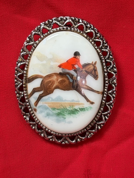 Vintage Jewelry - Victorian style painted porcelain cameo brooch pendant